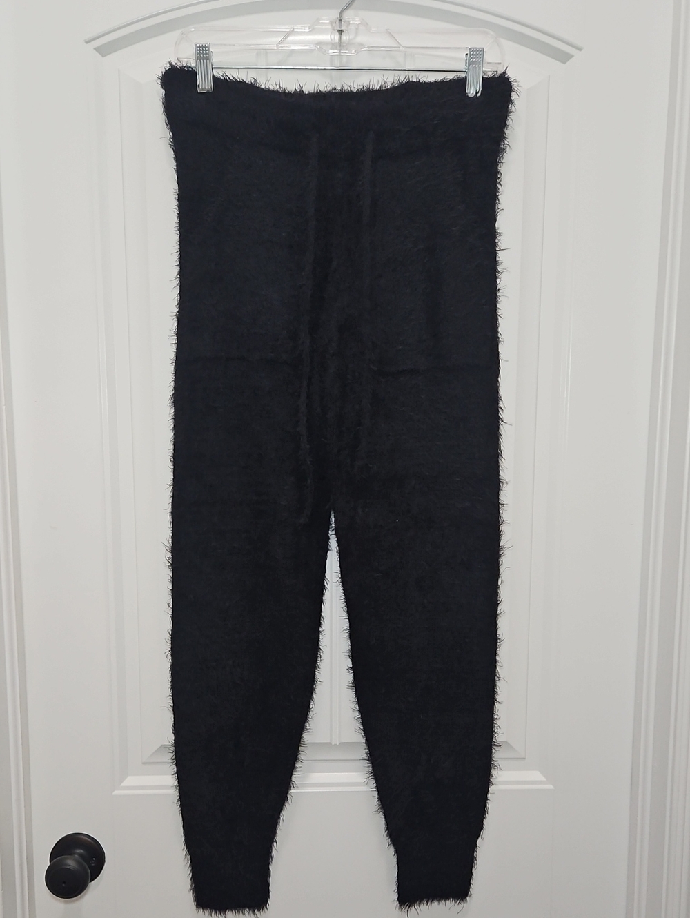 Hem & Thread Soft Fuzzy Eyelash High-Waist Knit Jogger Pants Black Medium New